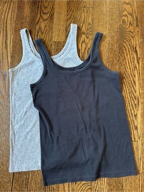 Bundle Everlane tank tops size M